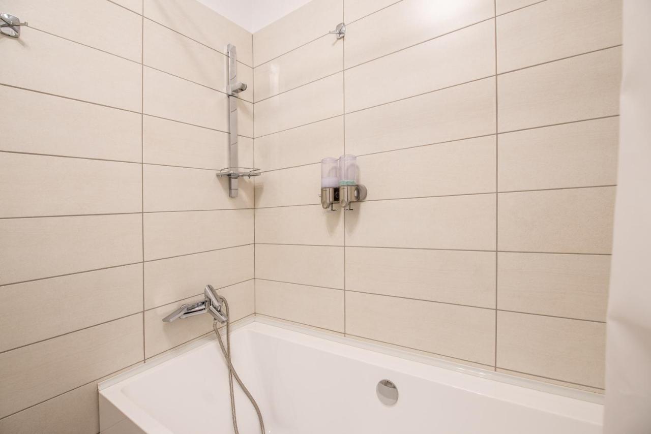 Luxury Westpark 2 Presidentialsuite With Lake View W4 布加勒斯特 外观 照片