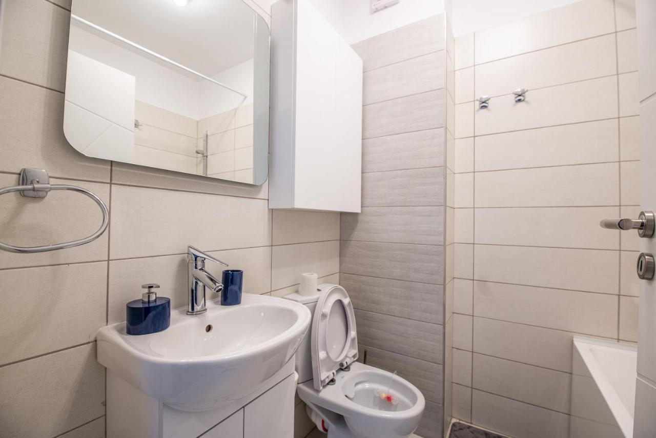 Luxury Westpark 2 Presidentialsuite With Lake View W4 布加勒斯特 外观 照片